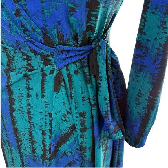 BCBG MaxAzria Adele Print Wrap Dress Size Small - Picture 4 of 9